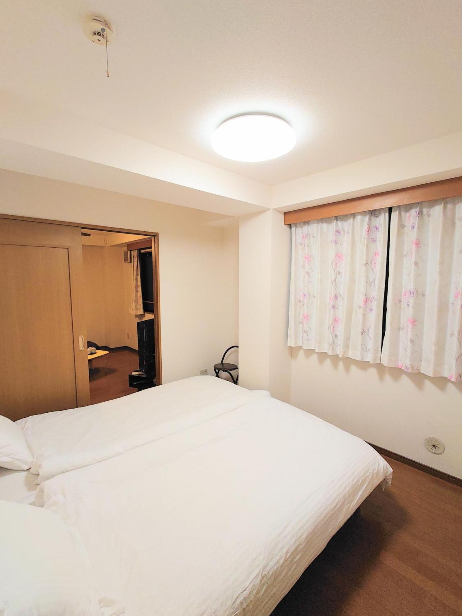 Honeys Guest House Токио Екстериор снимка